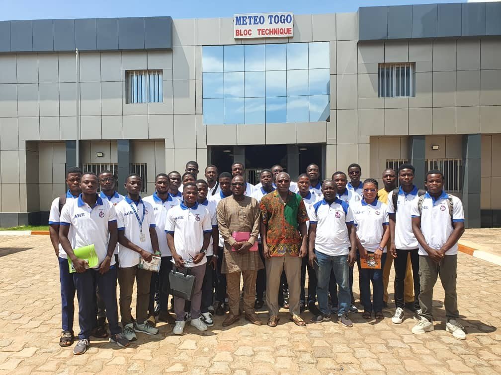 Visite pédagogique : Les étudiants en santé environnementale de l'ENAM de Lomé  découvrent l'ANAMET